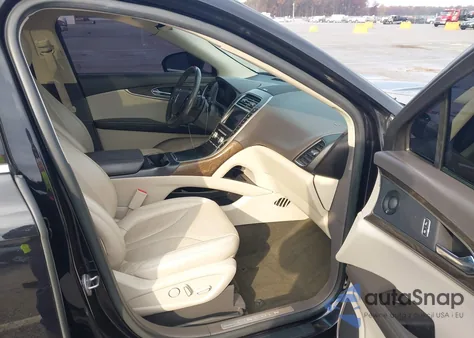 2019 Lincoln Nautilus Reserve z USA, uszkodzony, nr VIN 2LMPJ8L95KBL19173